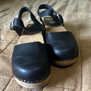 MIA Sofia black  clogs